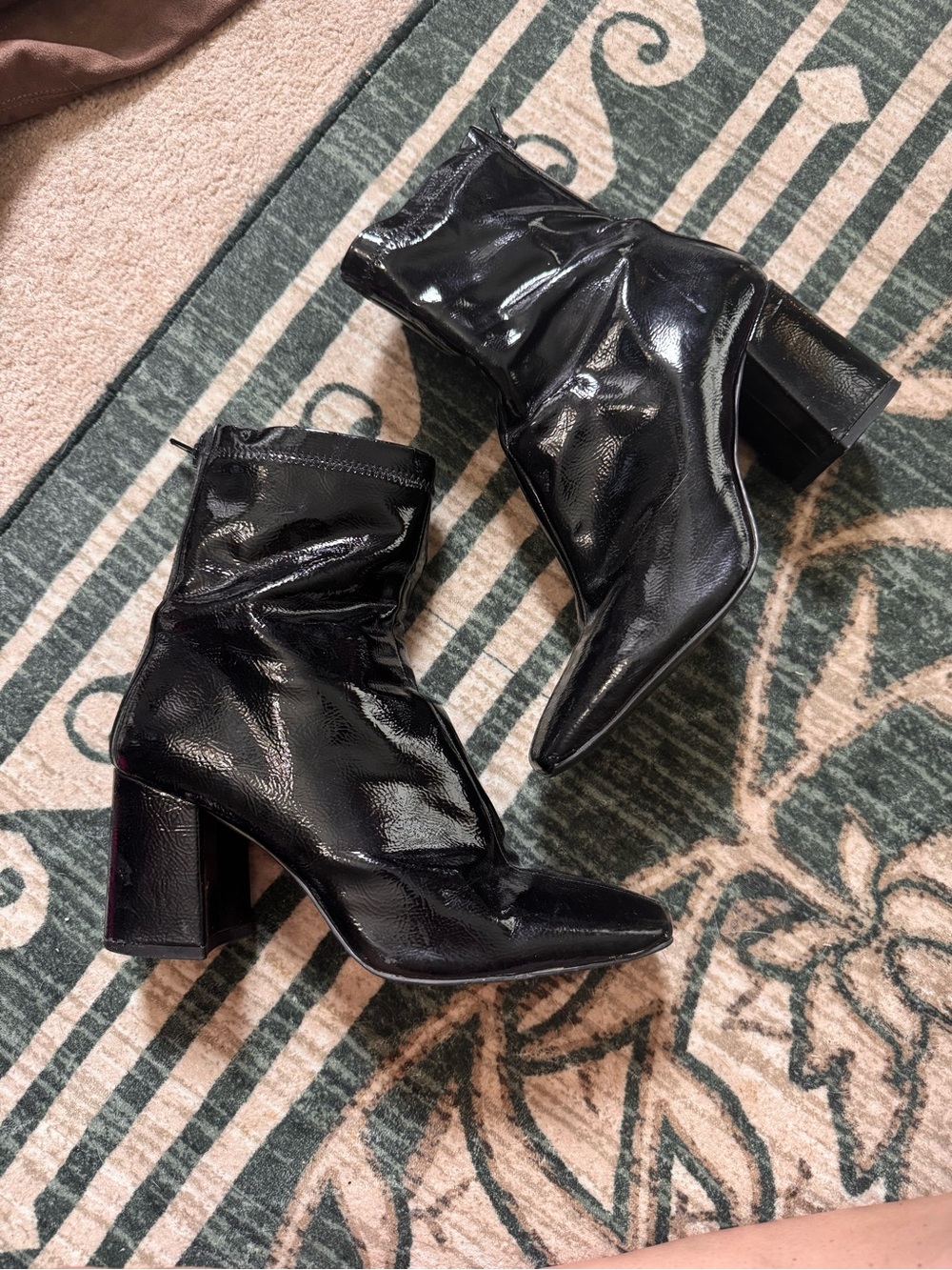 Steve Madden Julesa Black Patent Leather Heeled Ankle Boots